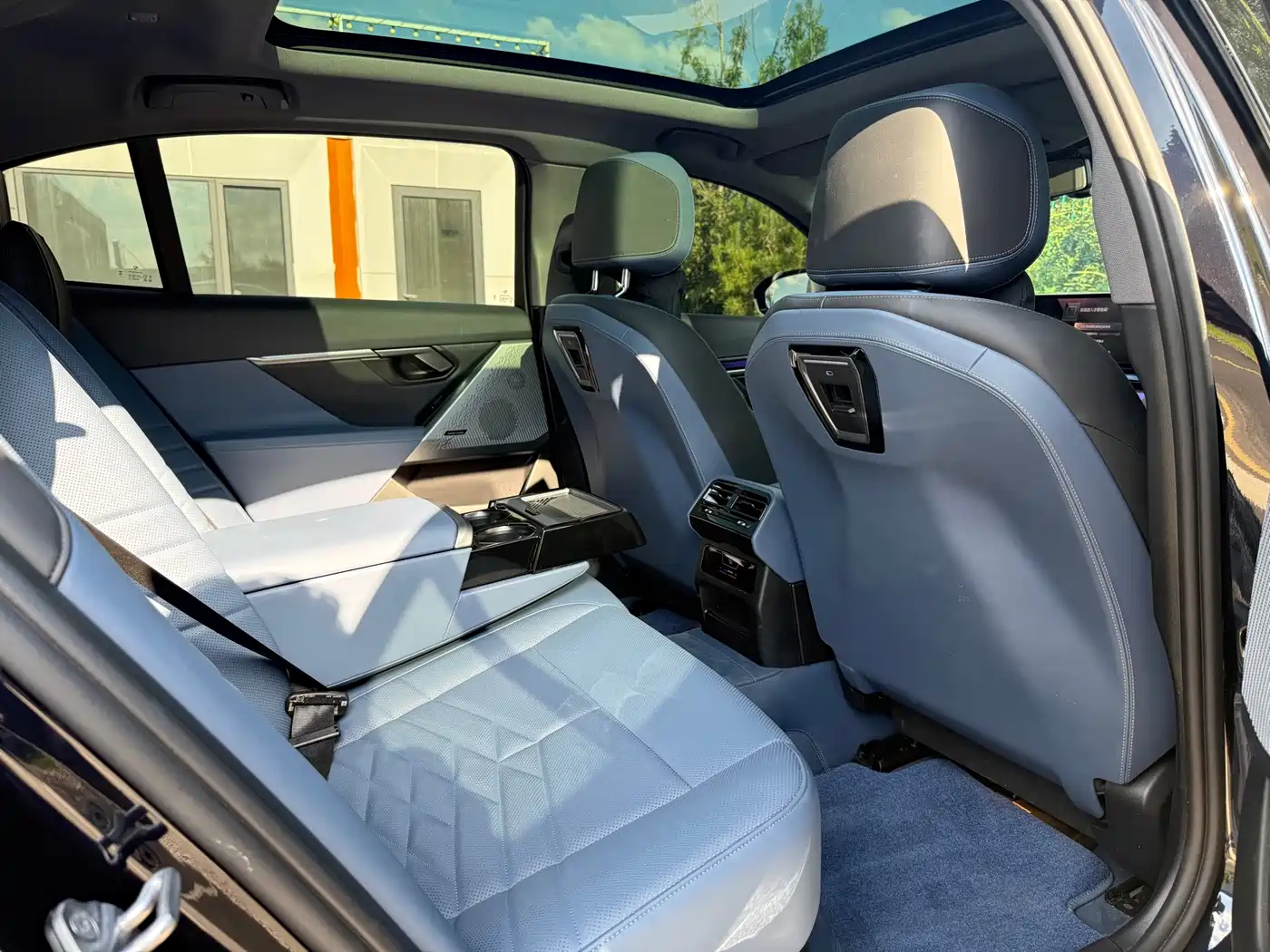 BMW i5 2024 2024 eDrive 35L Premium Model M Sport Package