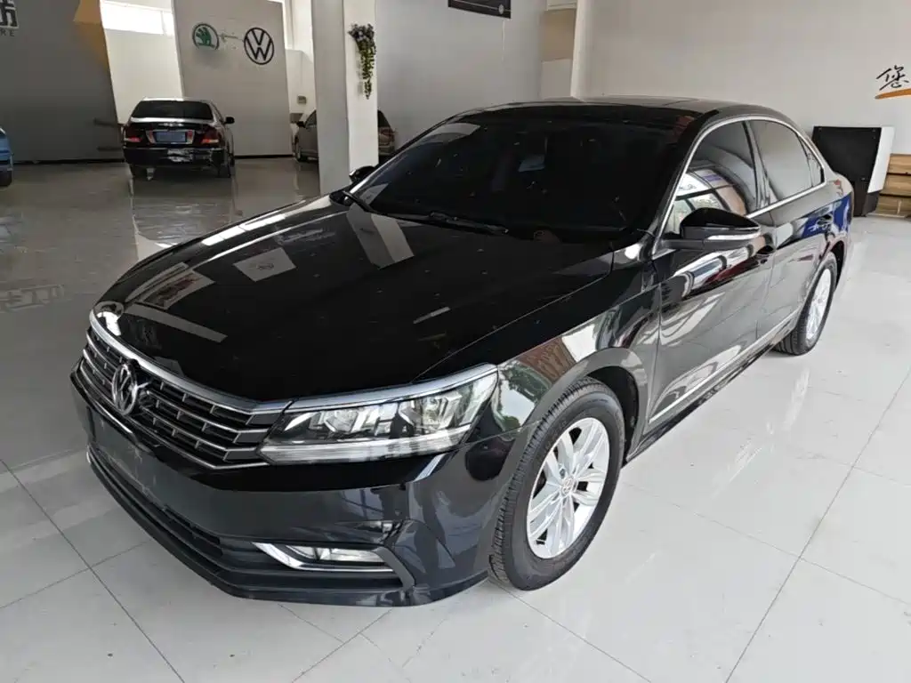 Фото 1 - Volkswagen Passat