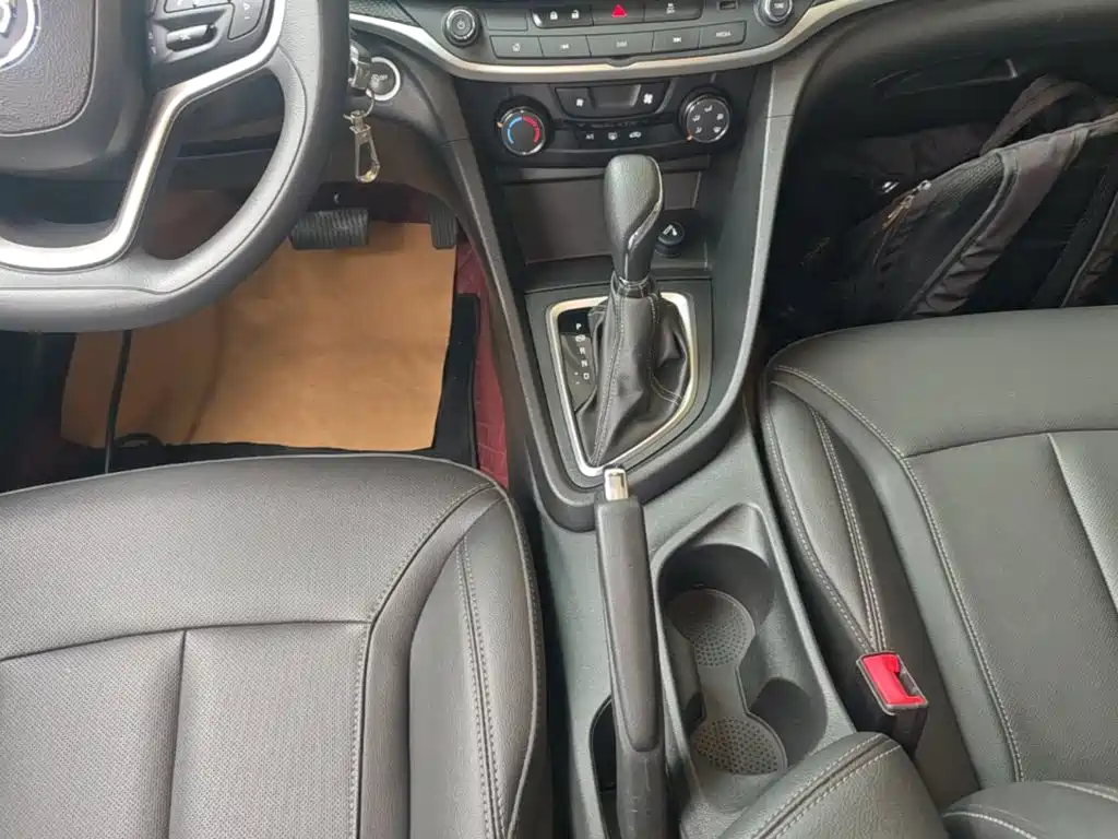 Фото 14 - Buick Excelle