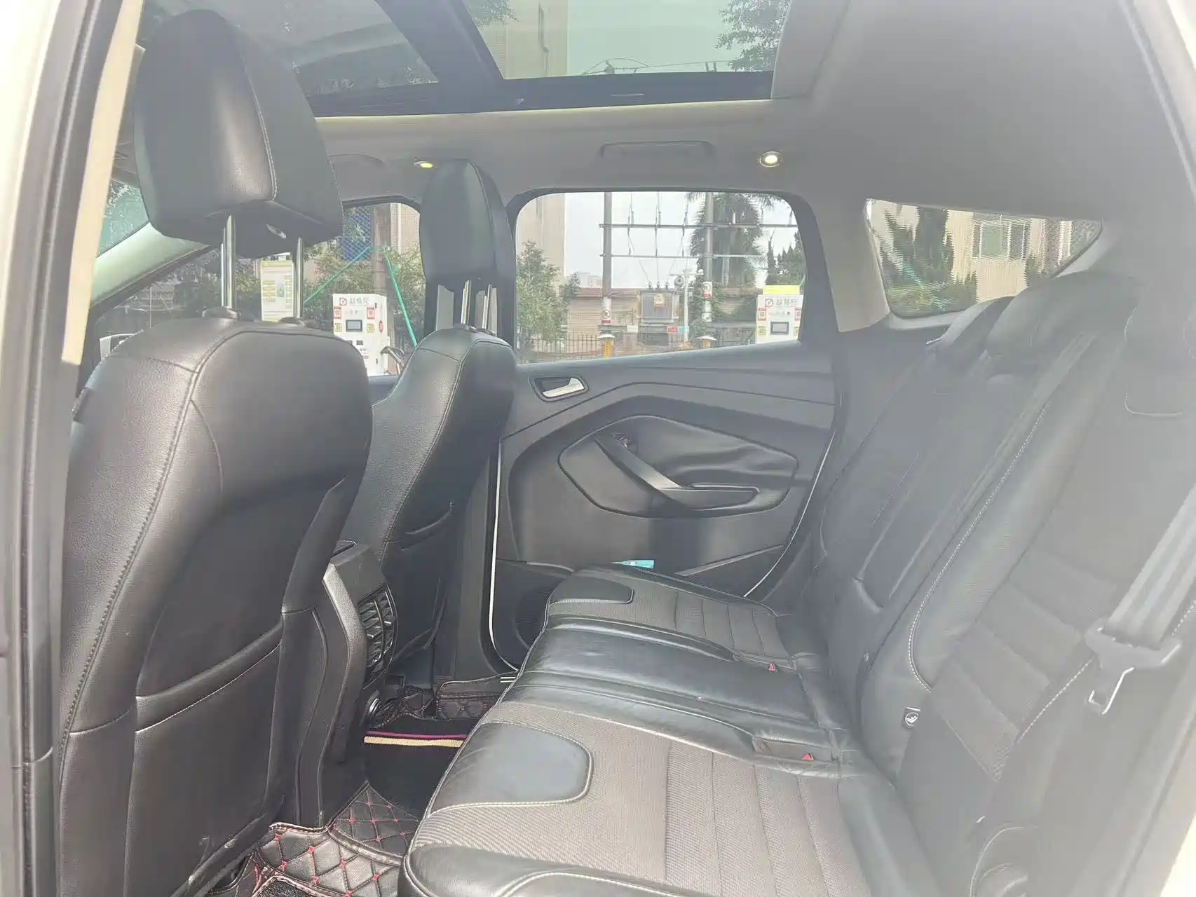 Photo 8 - Ford Kuga