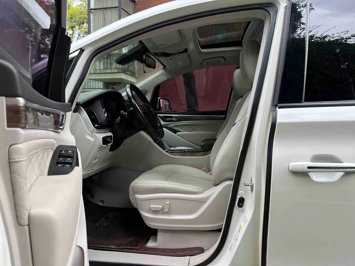 GAC Trumpchi Trumpchi M8 2018 320T Premium Edition фото 4