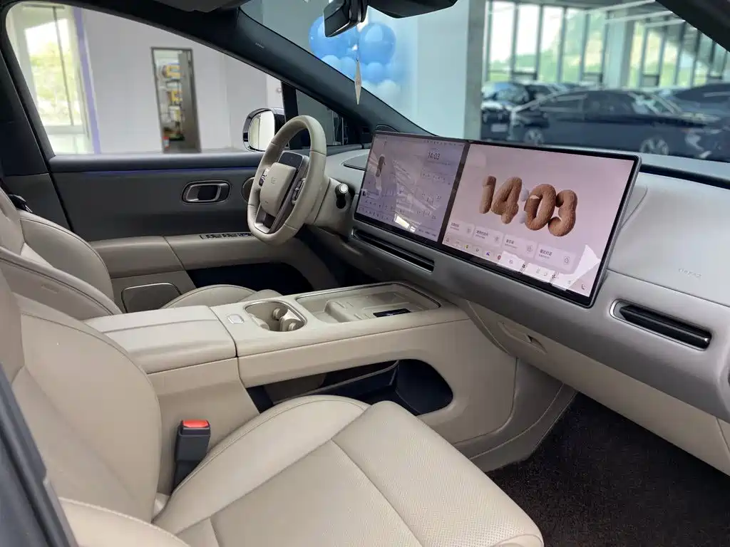 Li Auto i6 2026 2025 4WD Base Model