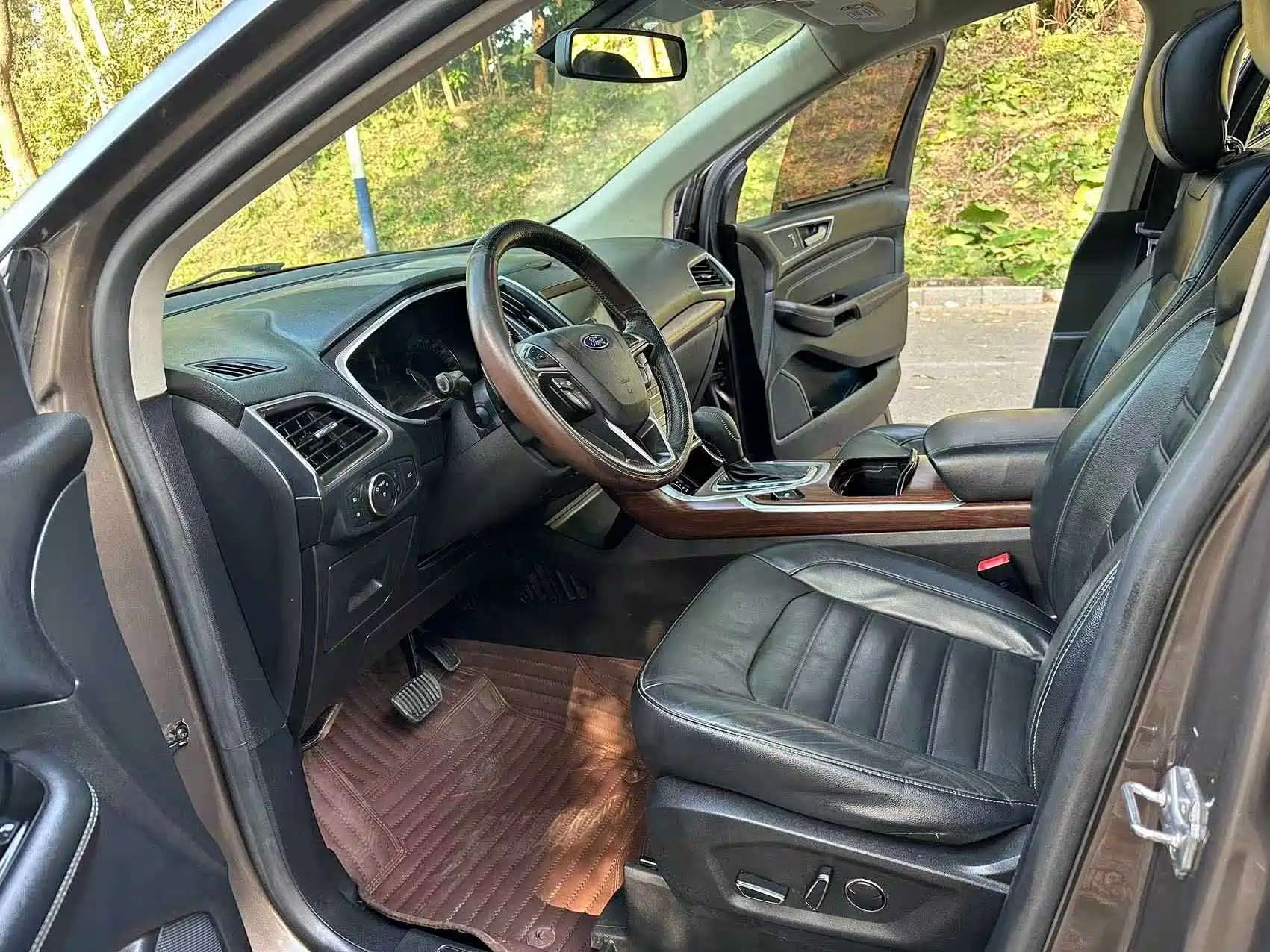 Фото 16 - Ford Edge