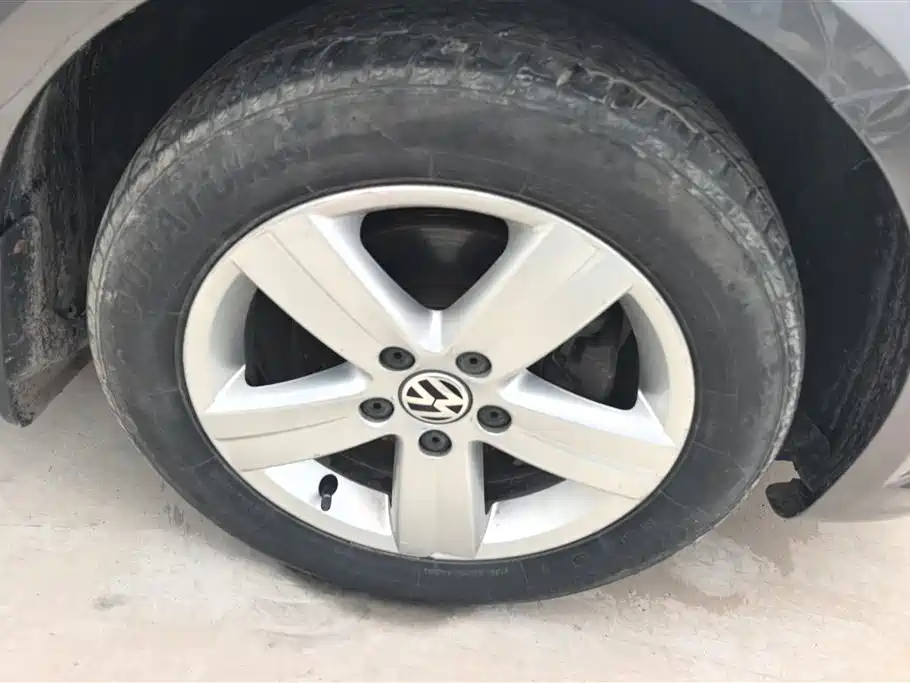 Volkswagen Touran 2015 1.4T Manual Comfort Edition 5-seater фото 6