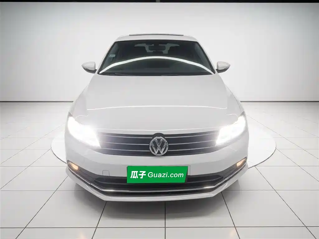 Volkswagen Sagitar 2017 180TSI Auto Exclusive Edition фото 3
