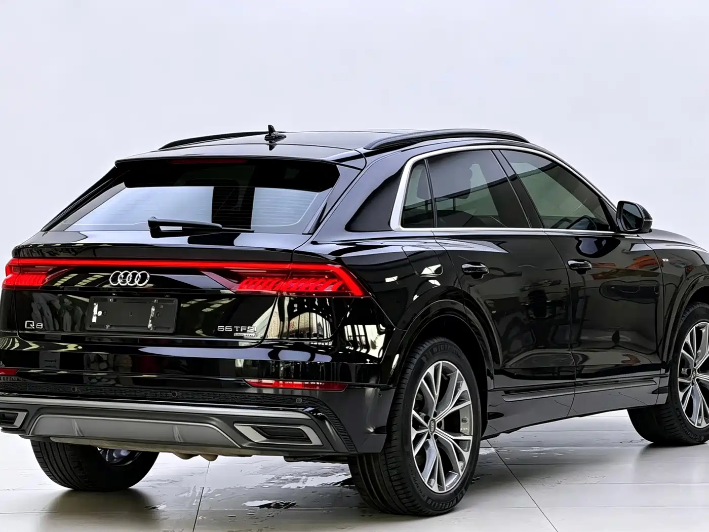 Audi Q8 2020 2021 Model 55 TFSI Luxury Dynamic