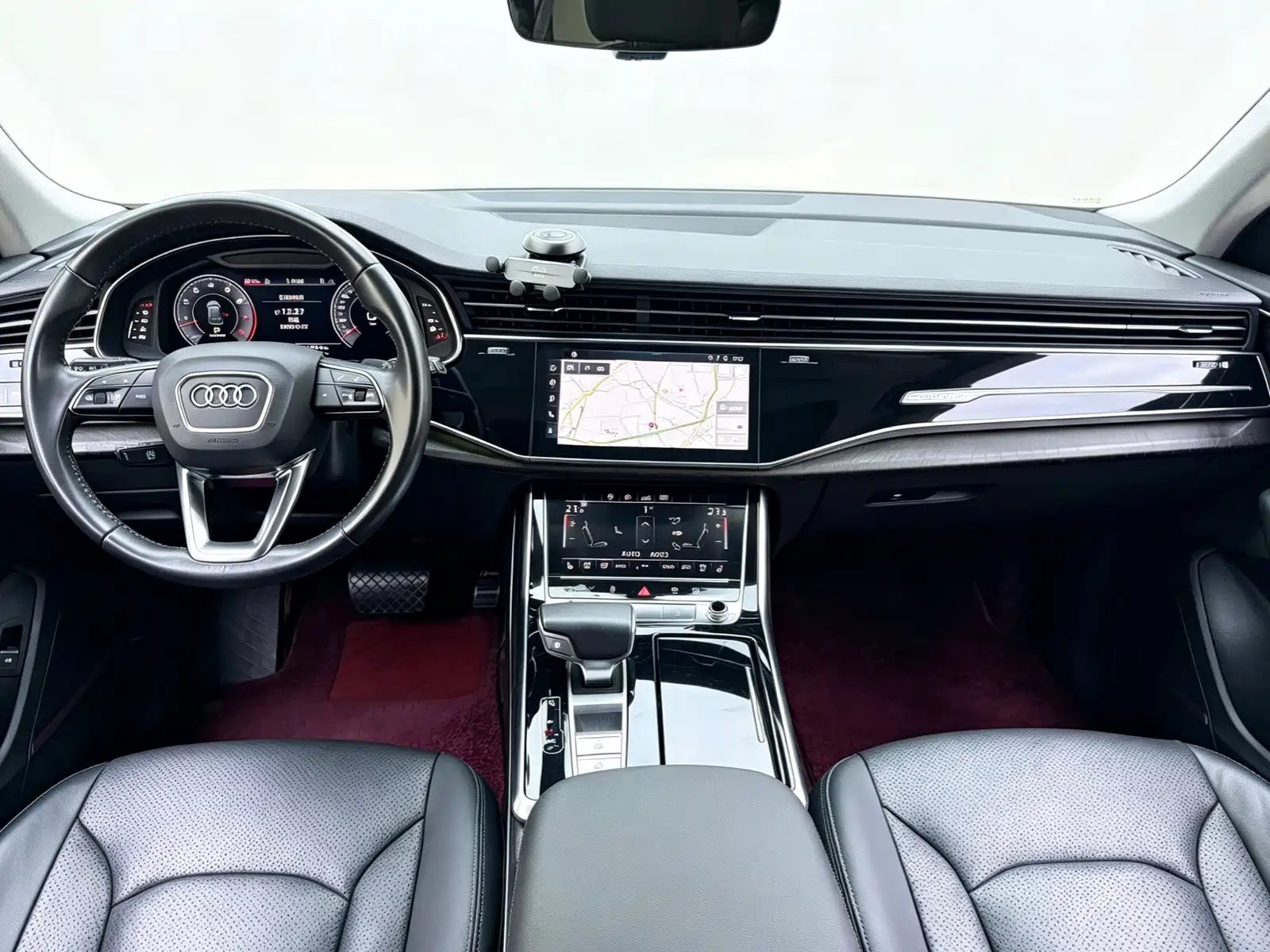 Фото 5 - Audi Q8