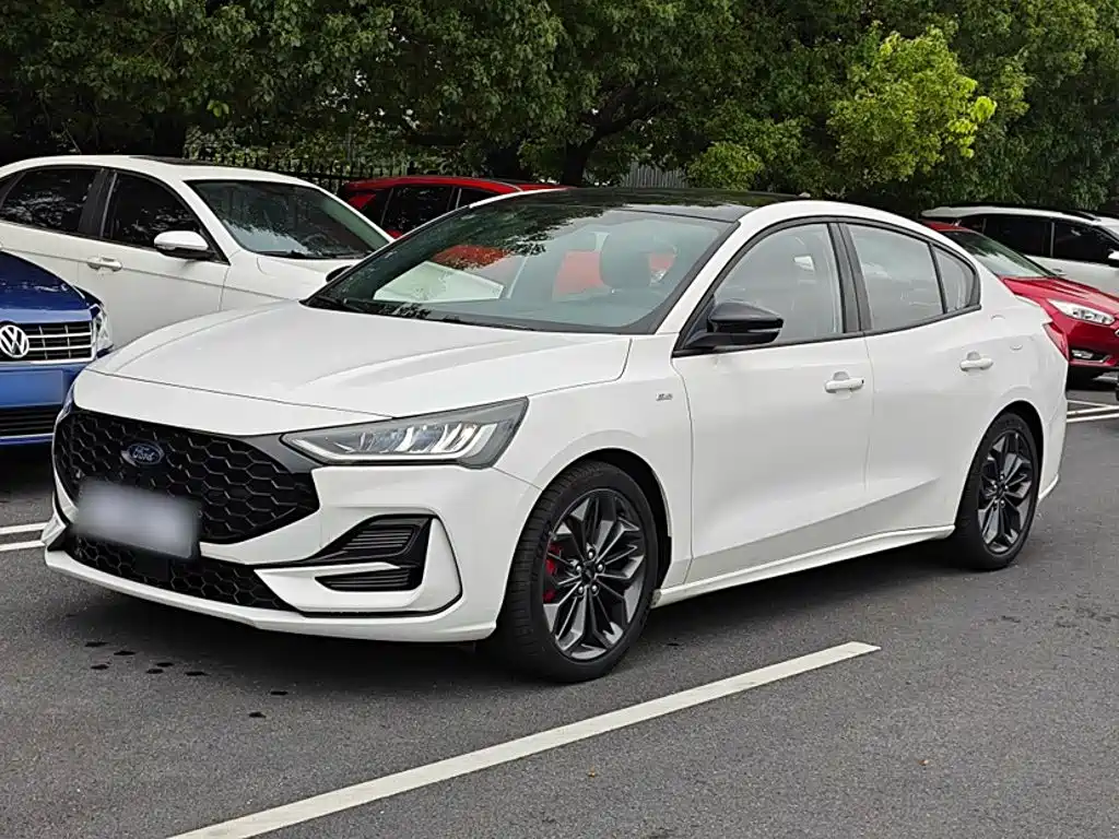Ford Focus 2023 2022 Sedan EcoBoost 180 Automatic ST Line