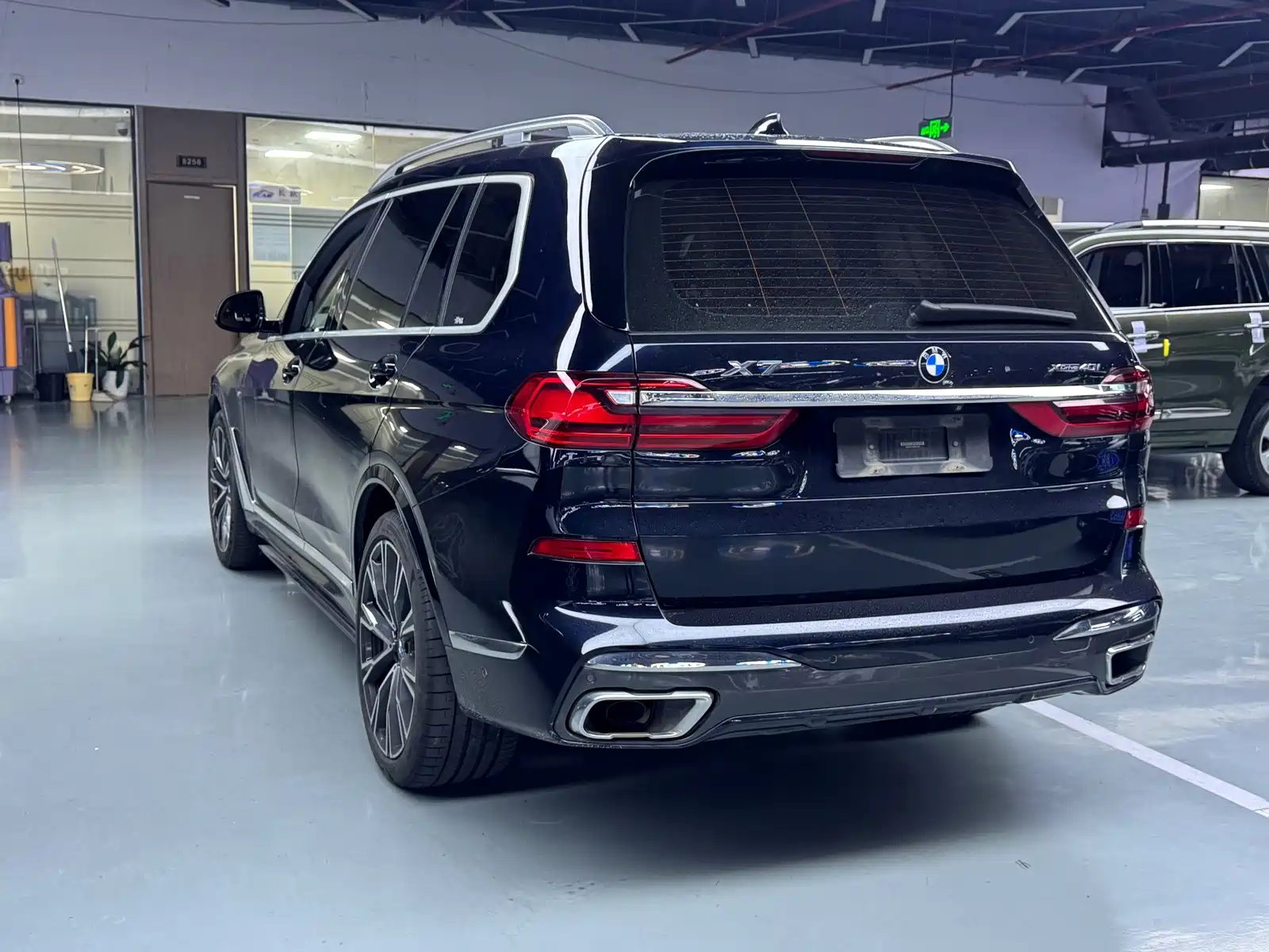 Фото 15 - BMW X7