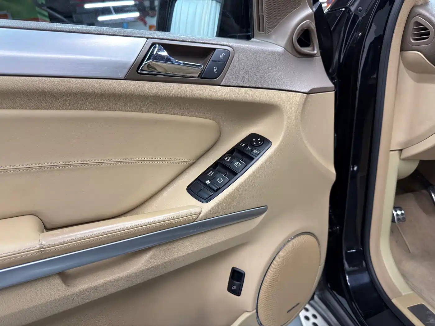 Mercedes-Benz M-Class AMG 2011 AMG ML 63 фото 5