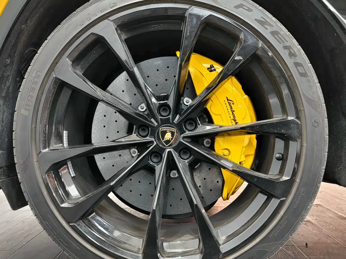 Lamborghini Urus 2021 4.0T V8 фото 20