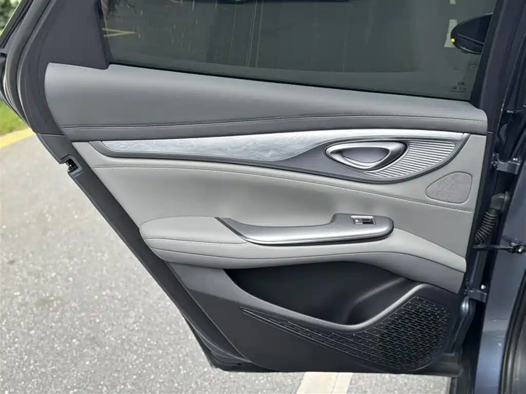 BYD Seal 2024 Glory Edition DM-i 1.5L 121km Luxury фото 14