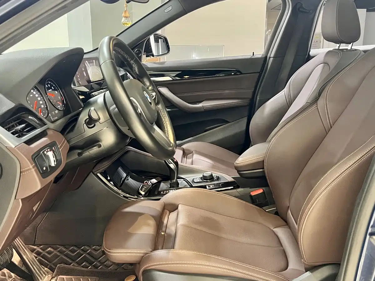 BMW X2 2020 2020 sDrive25i Leading M Off-Road Package