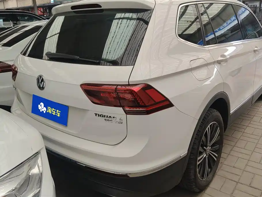 Volkswagen Tiguan L 2018 380TSI Automatic AWD Luxury Edition фото 3