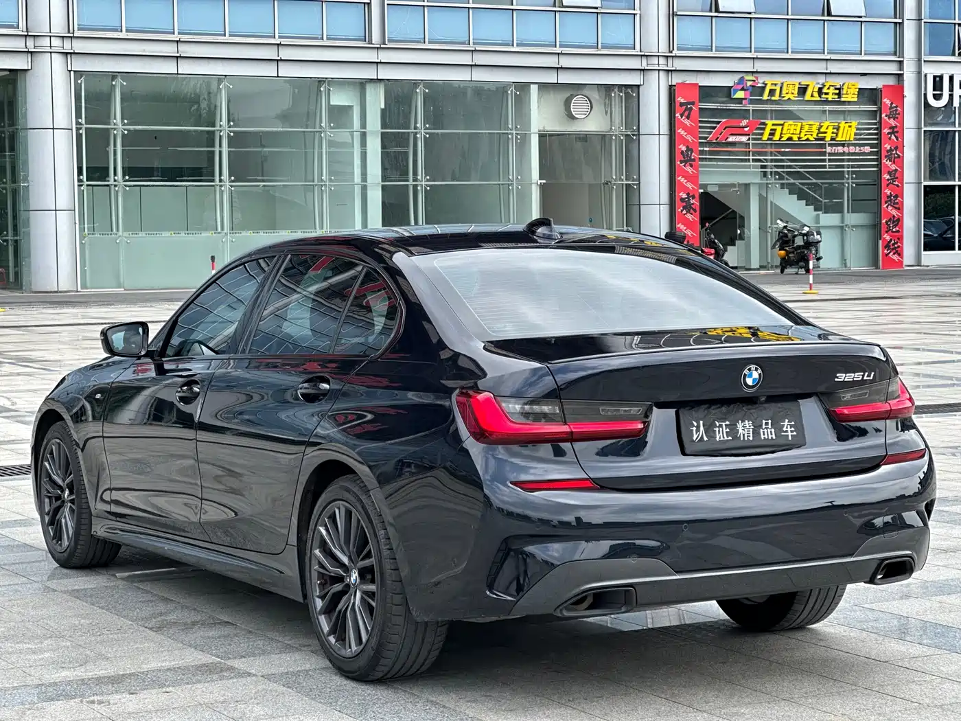 BMW 3 Series 2022 325Li M Sport Shadow Edition фото 6