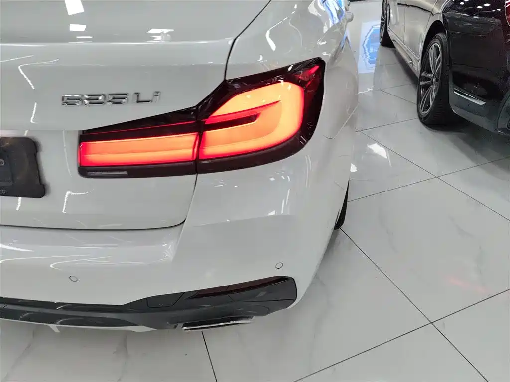 BMW 5 Series 2022 Model Second Facelift 525Li M Sport Package фото 8