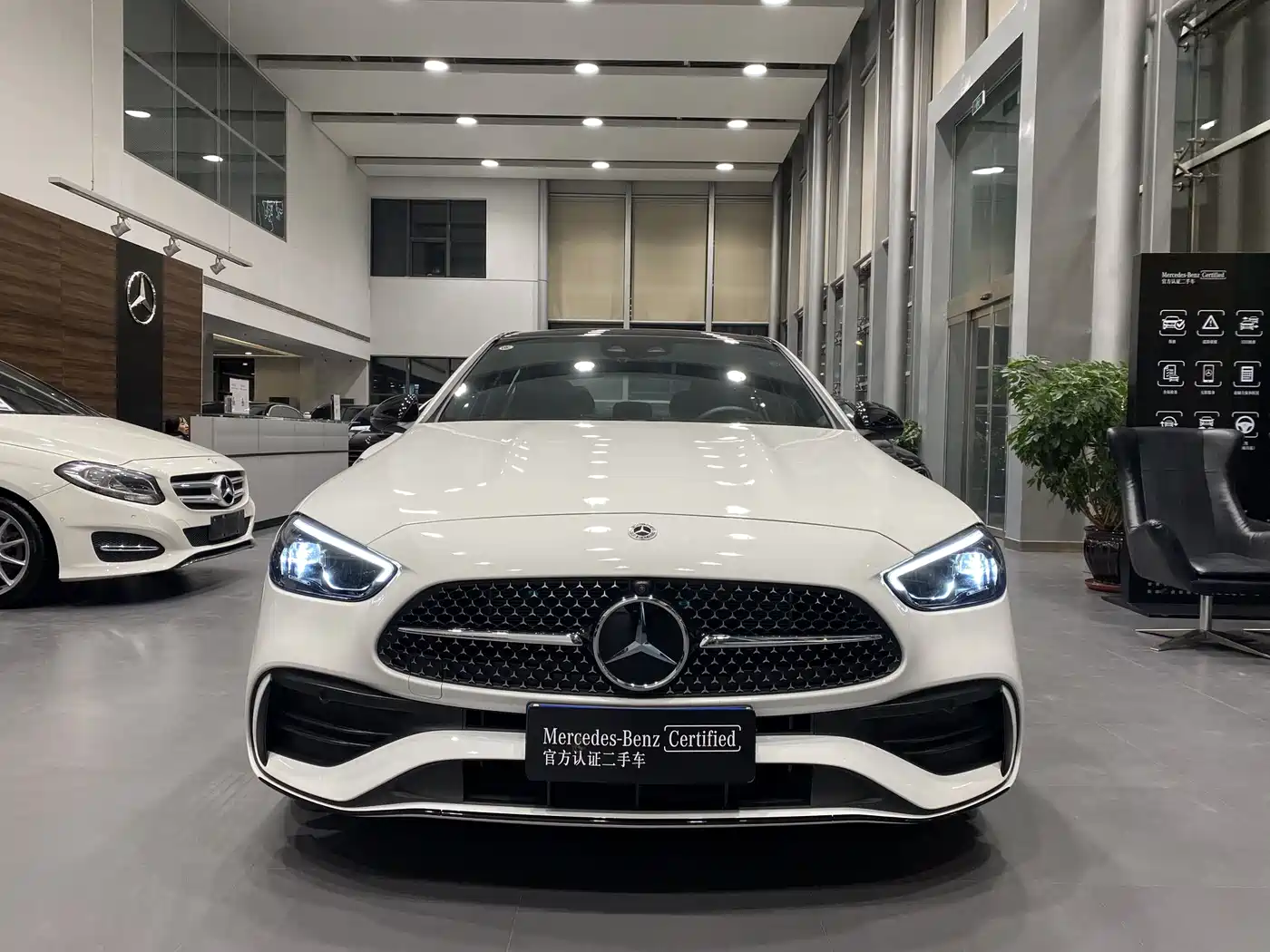 Mercedes-Benz C-Class 2024 Facelift C 260 L Moonlight Sport фото 2