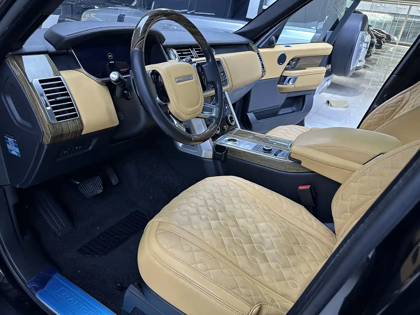 Land Rover Range Rover 2019 3.0 SCV6 Heritage Edition фото 4