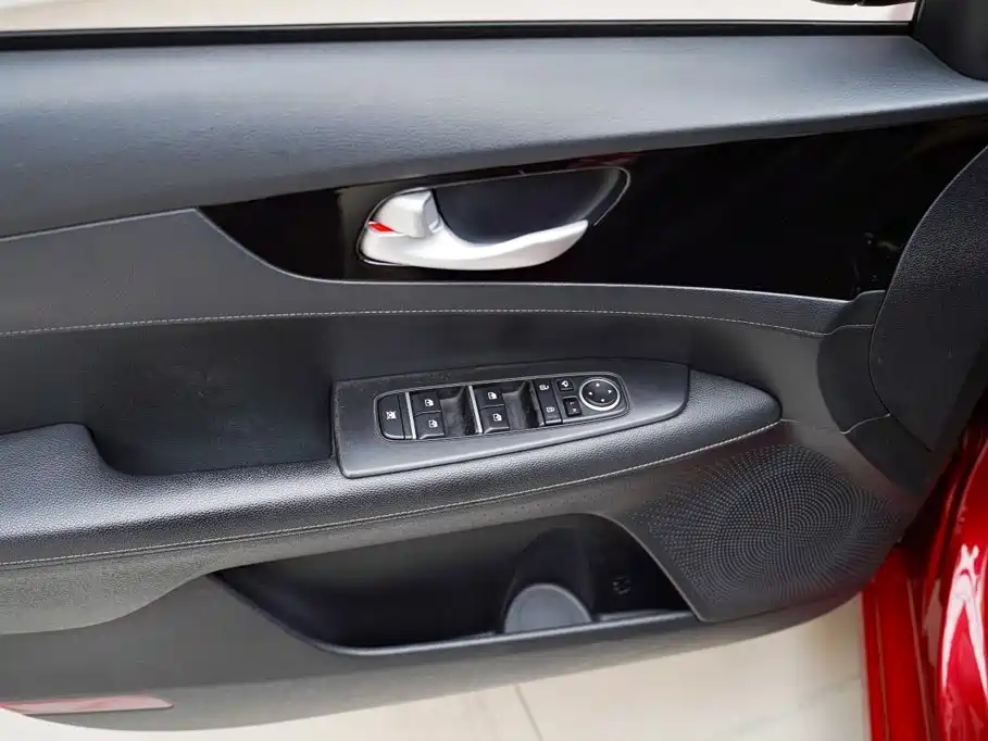 Photo 6 - Kia K3