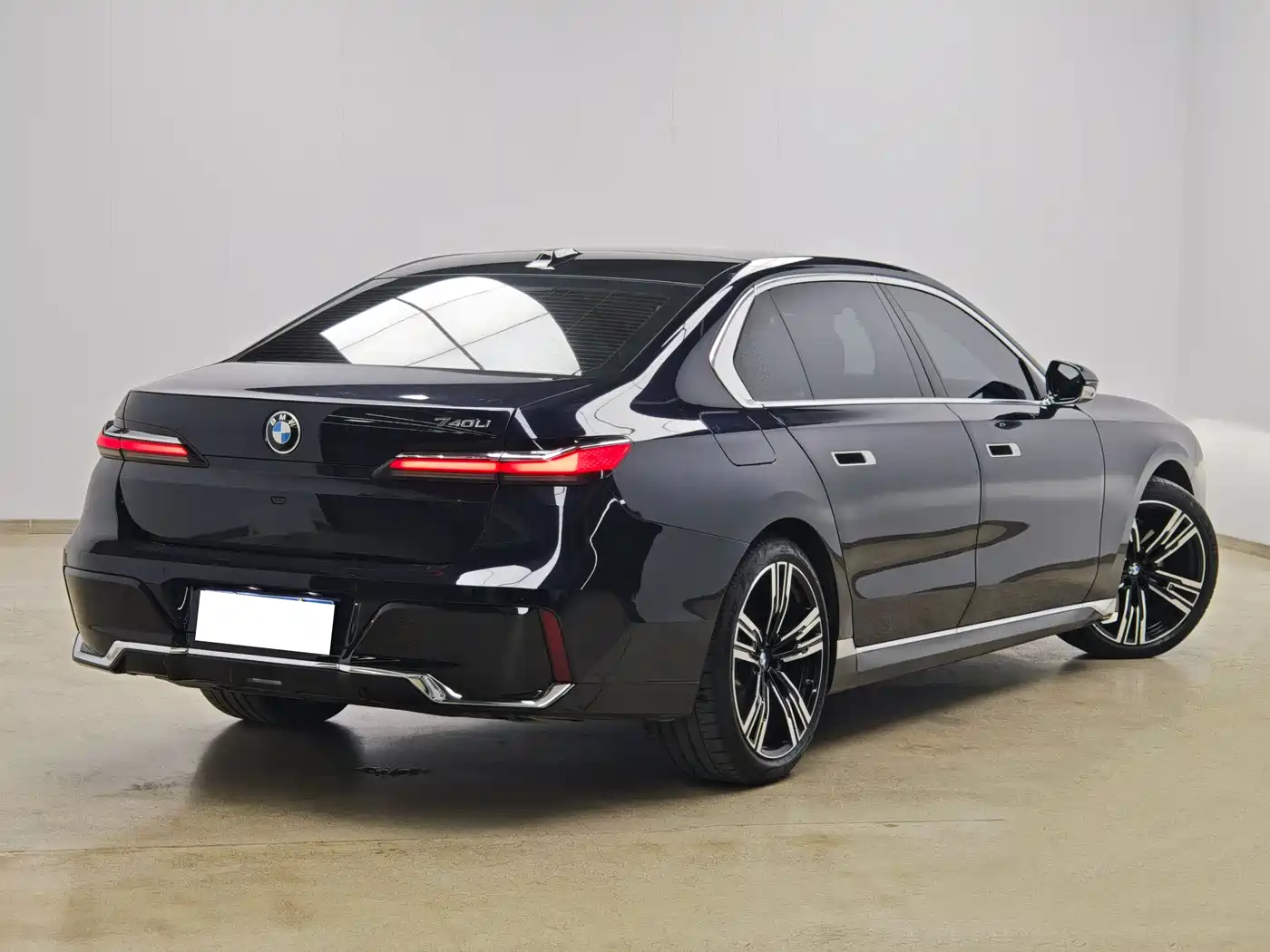 BMW 7-SERIES