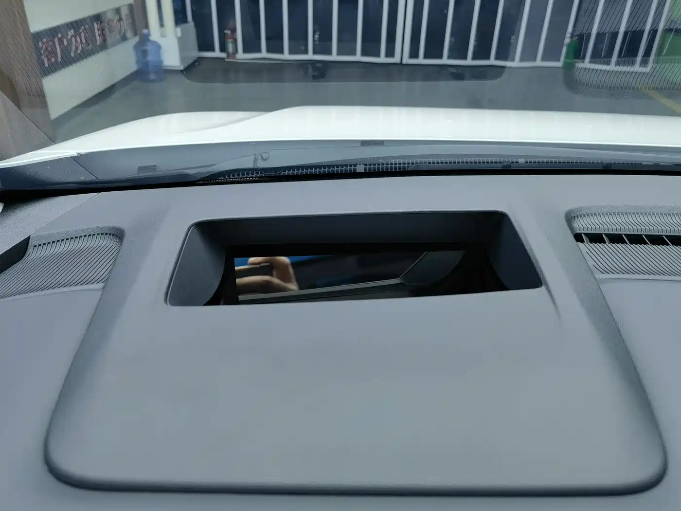 BUICK GL8 NEW ENERGY