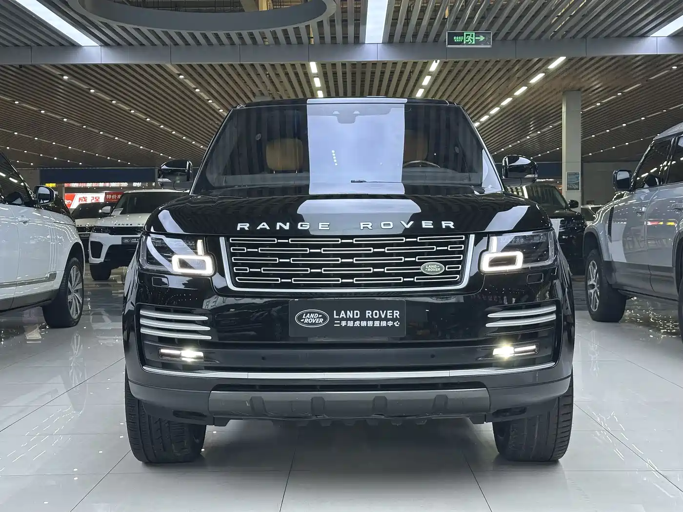 Land Rover Range Rover 2019 3.0 SCV6 Heritage Edition фото 2