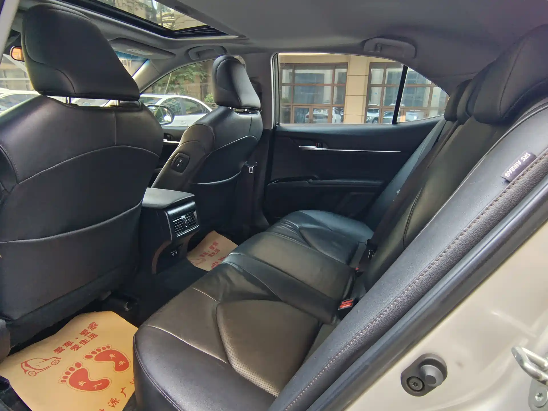 Фото 9 - Toyota Camry
