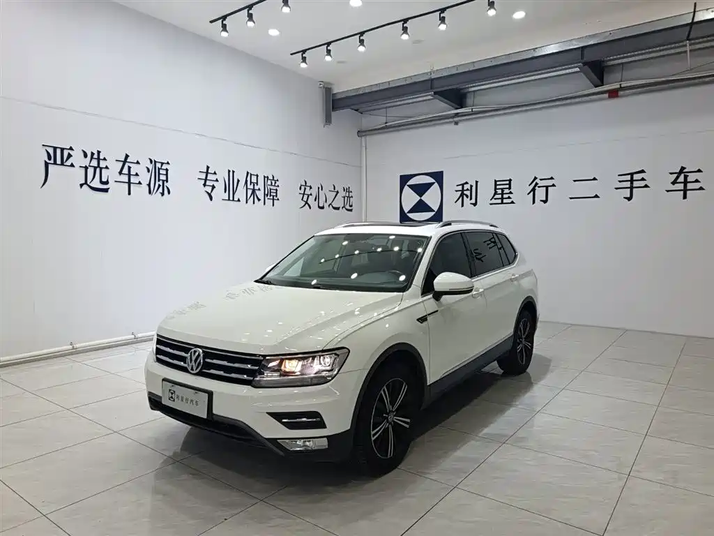 Фото 1 - Volkswagen Tiguan L