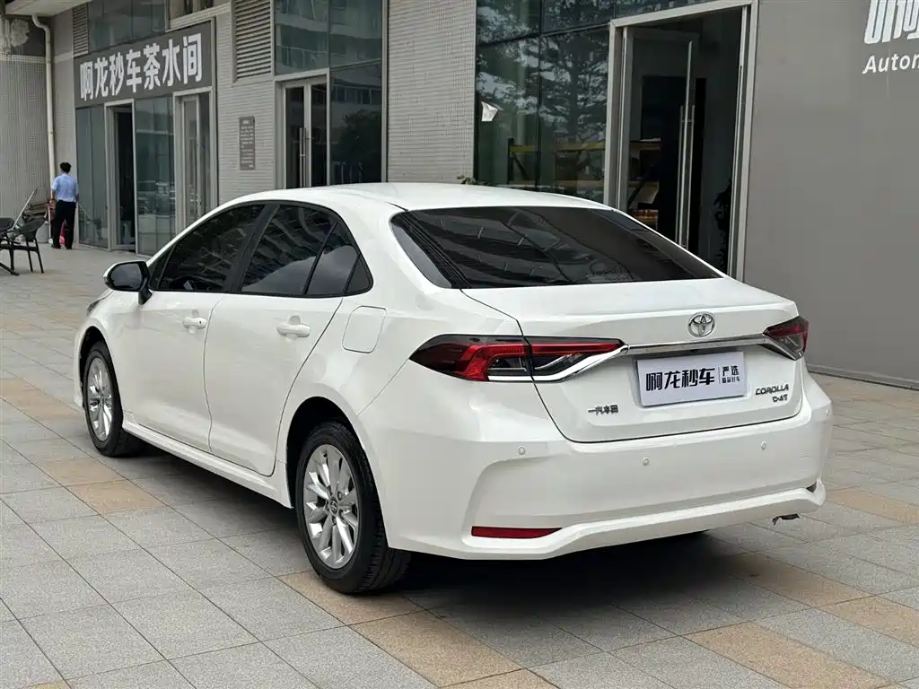 Toyota Corolla 2021 1.2T S-CVT Elite PLUS Edition фото 8