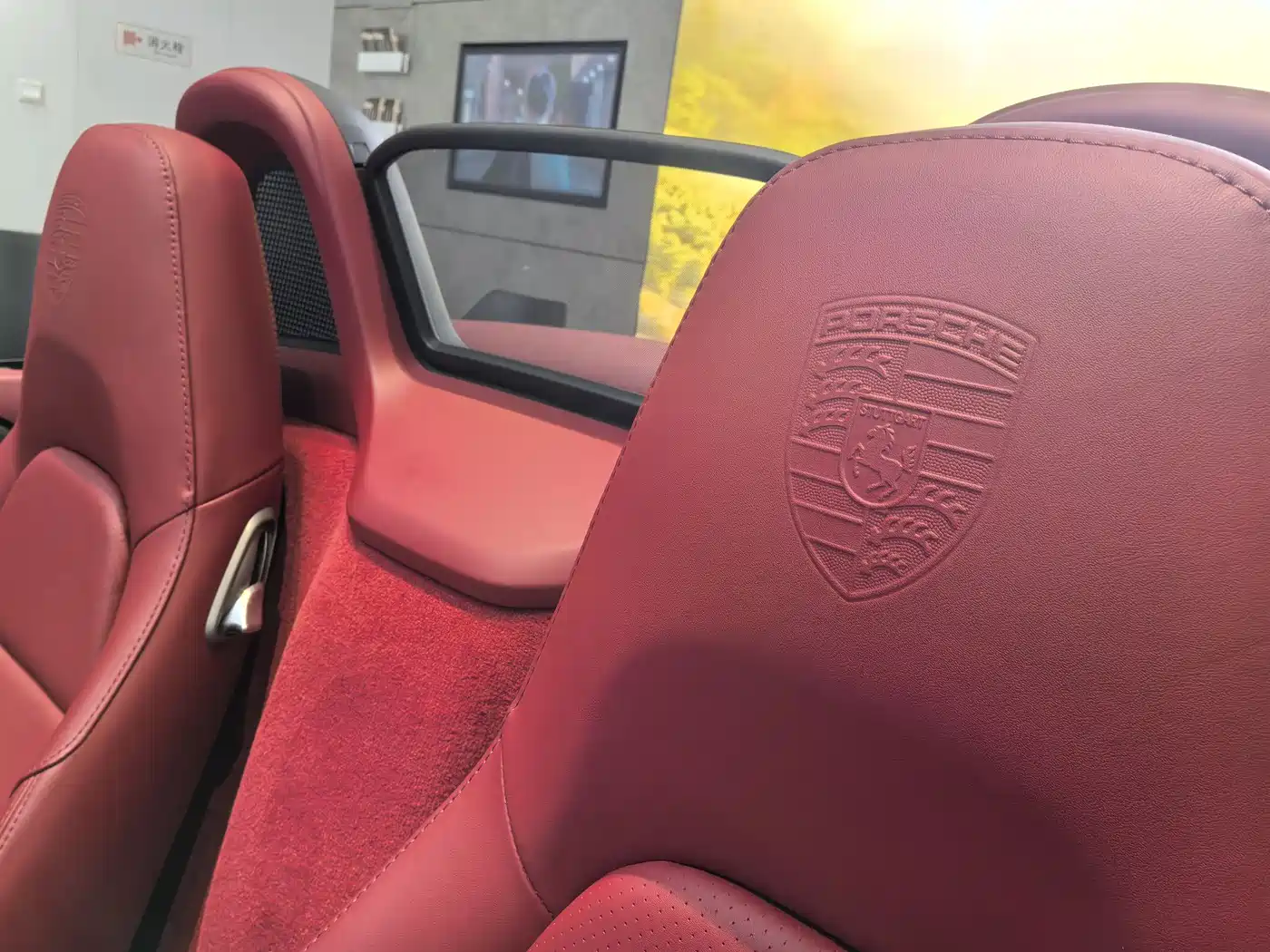 PORSCHE 718