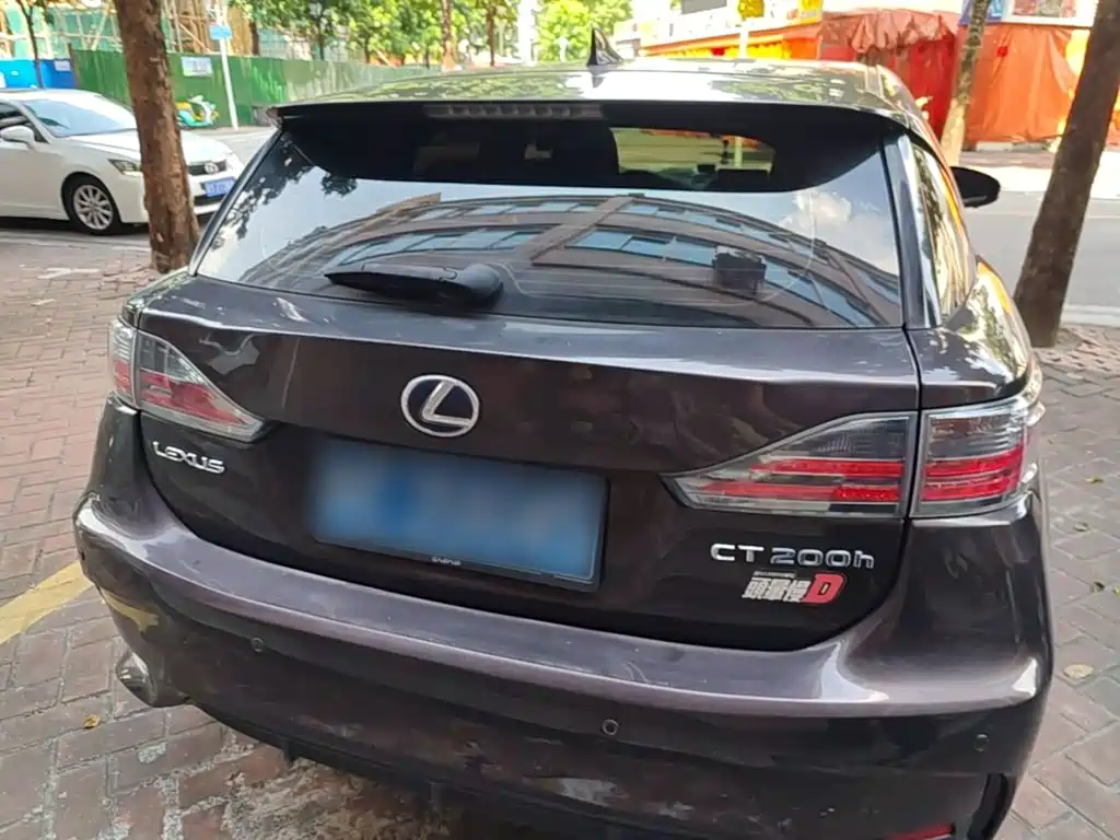 Фото 6 - Lexus CT