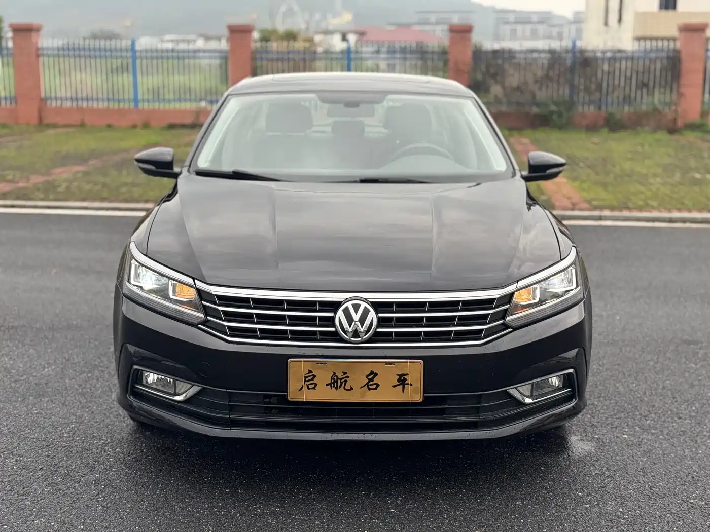 Volkswagen Passat 2015 1.8TSI Automatic Prestige Edition фото 3