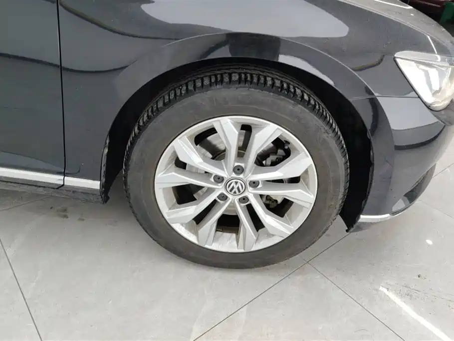 Volkswagen Magotan 2017 330TSI DSG Luxury фото 6