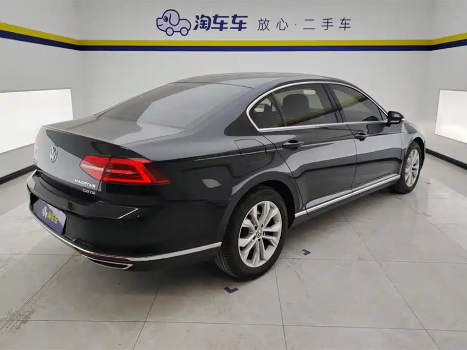 Volkswagen Magotan 2017 330TSI DSG Luxury фото 3