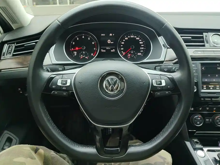 Volkswagen Magotan 2017 330TSI DSG Luxury фото 15