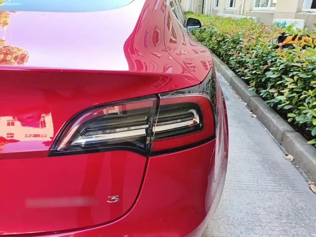 Фото 8 - Tesla Model 3