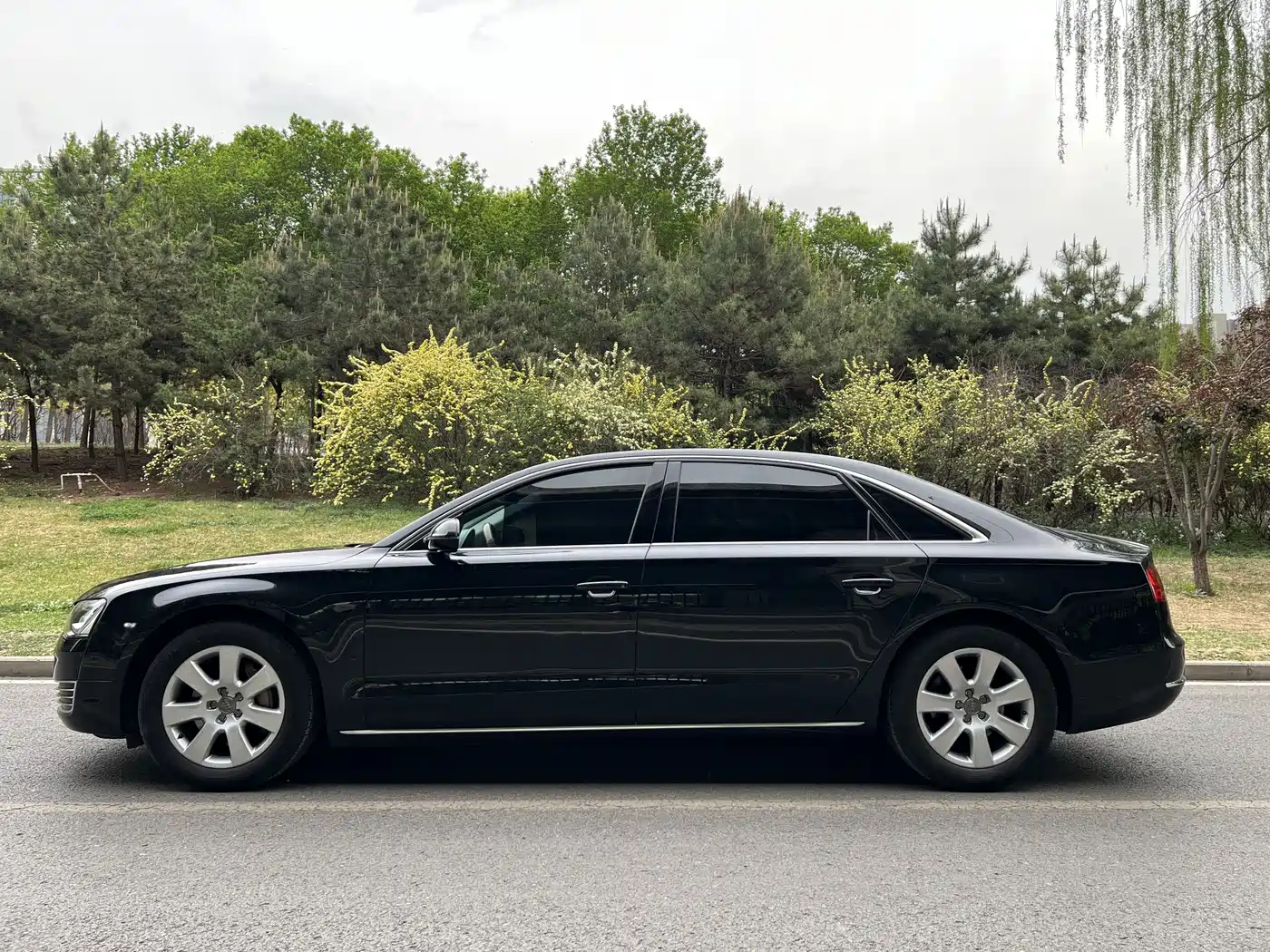 Audi A8 2012 A8L 45 TFSI quattro Luxury фото 3