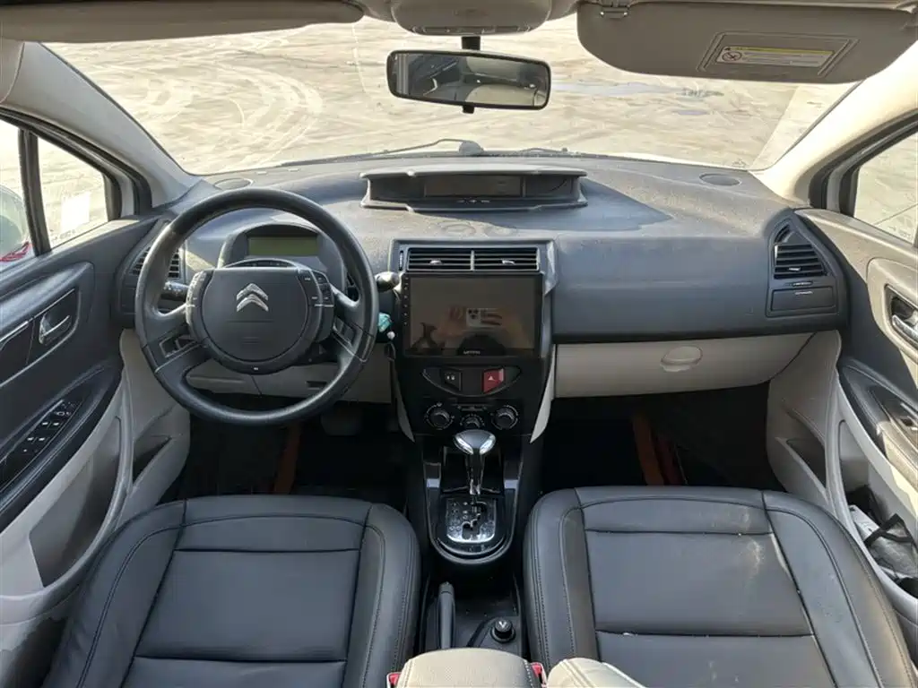 Citroën C-Quatre 2015 2013 Model Sedan 1.6L Automatic Premium Style