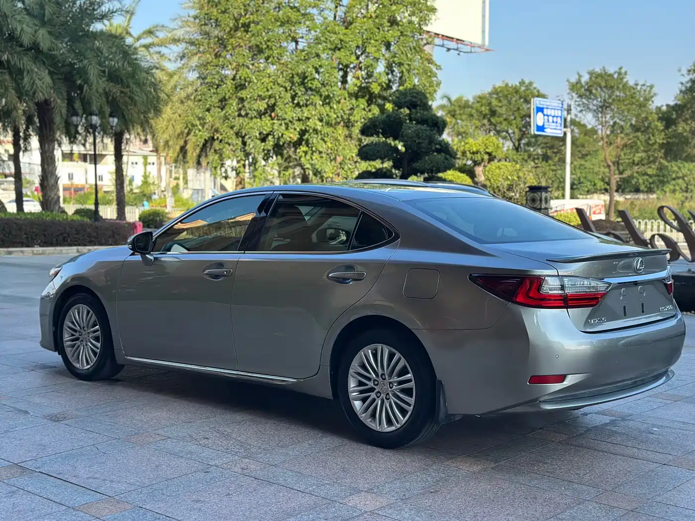 Lexus ES 2015 200 Comfort Edition фото 5