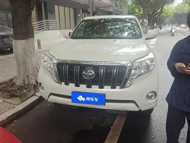 TOYOTA PRADO