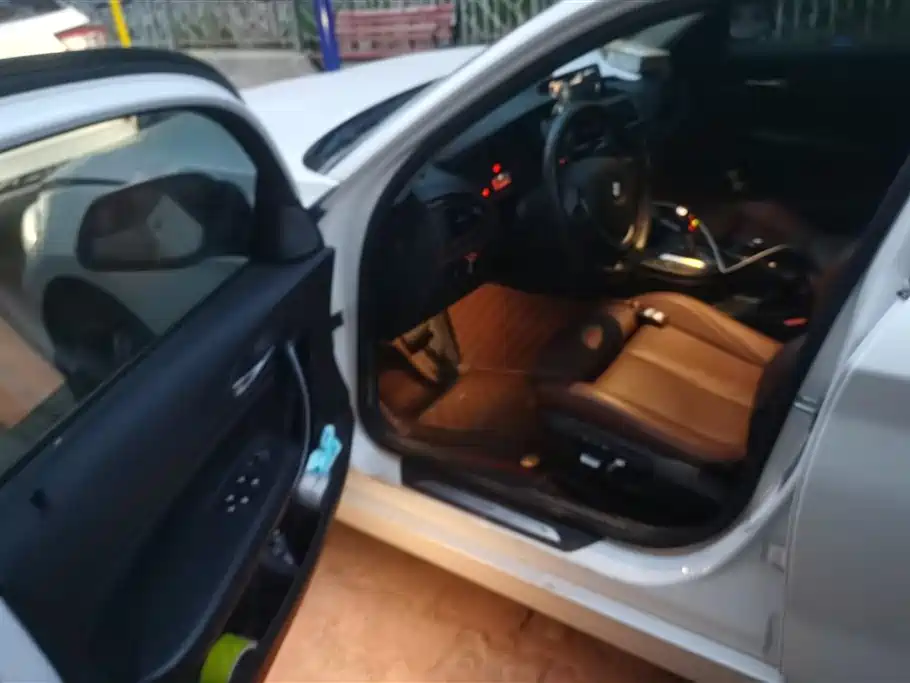 BMW 1 Series (Import) 2016 120i Sport Design Package фото 9