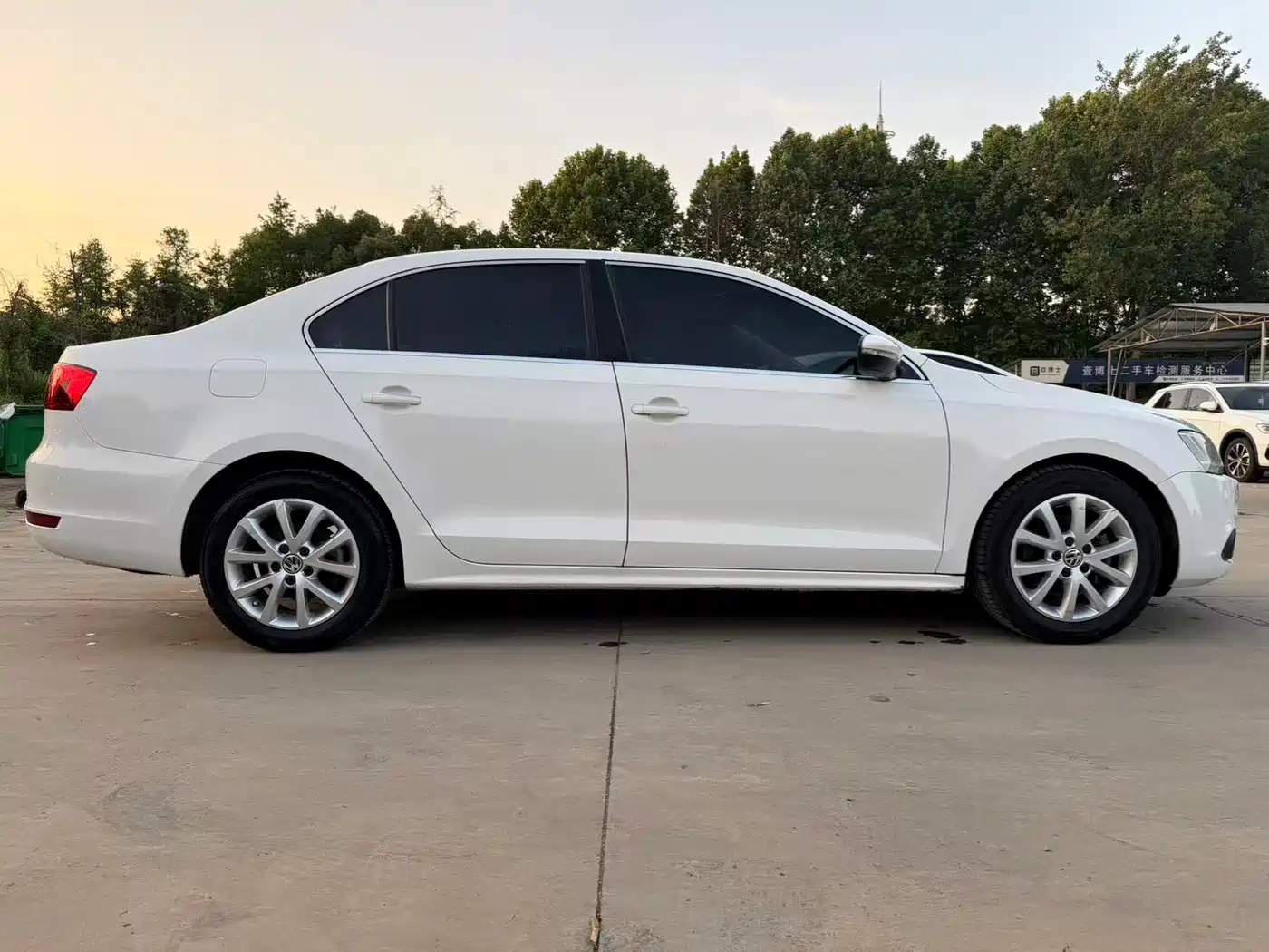 Volkswagen Sagitar 2012 1.4TSI Automatic Luxury фото 4