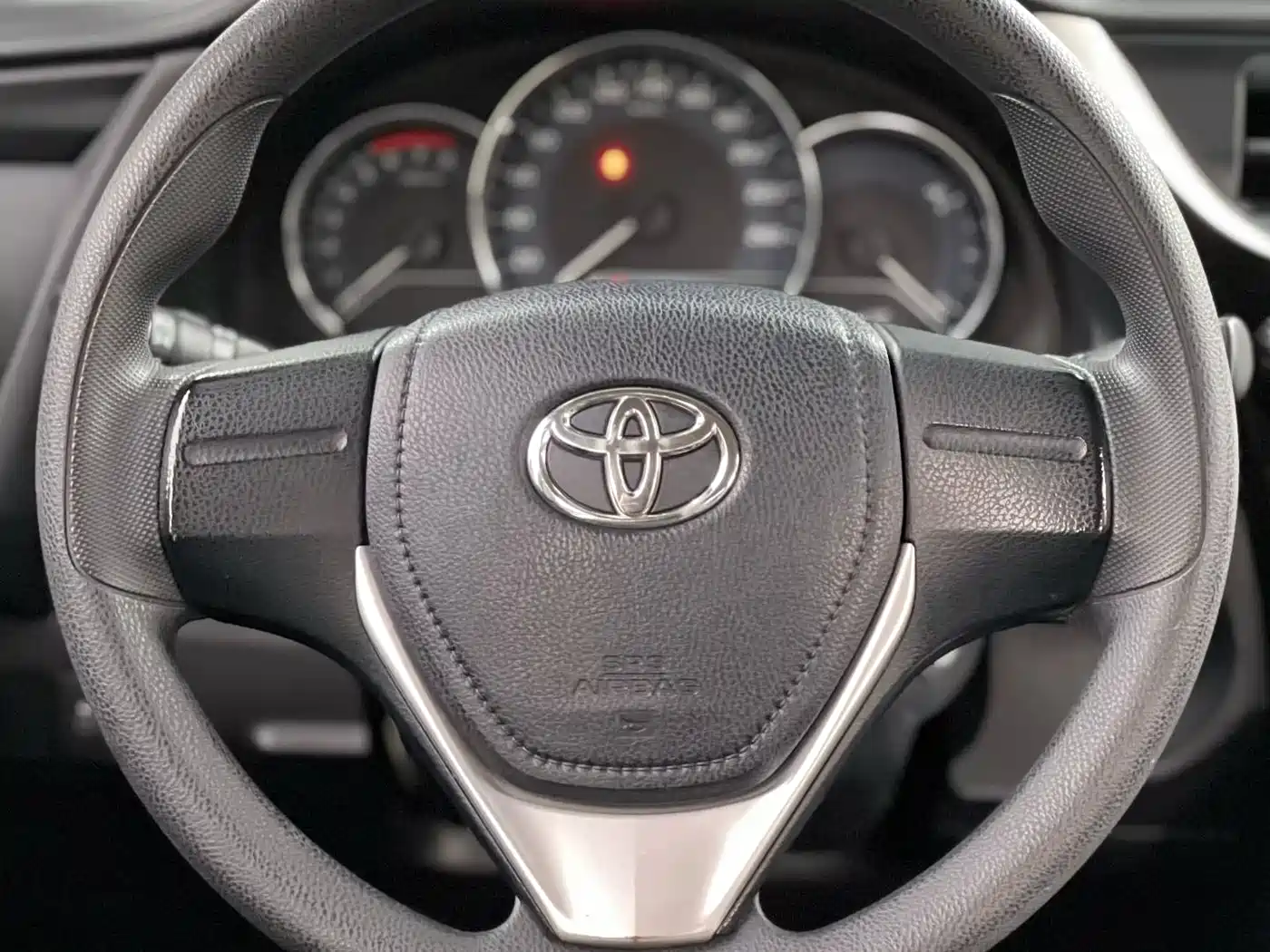Toyota Corolla 2017 Facelift 1.2T S-CVT GL фото 2