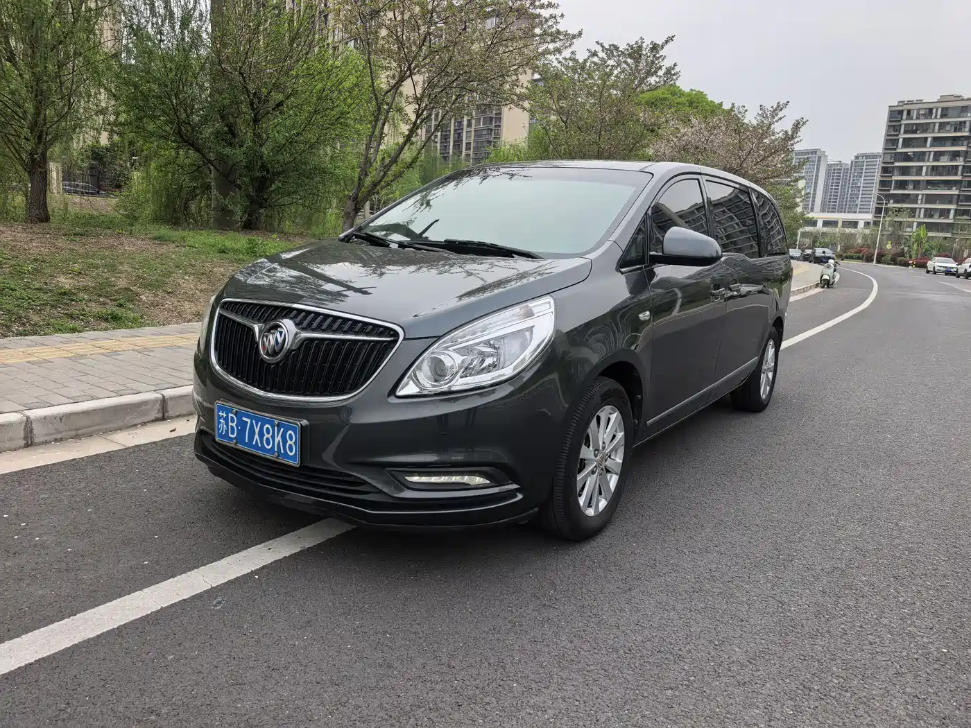 Buick GL8 2018 28T Premium Model China VI