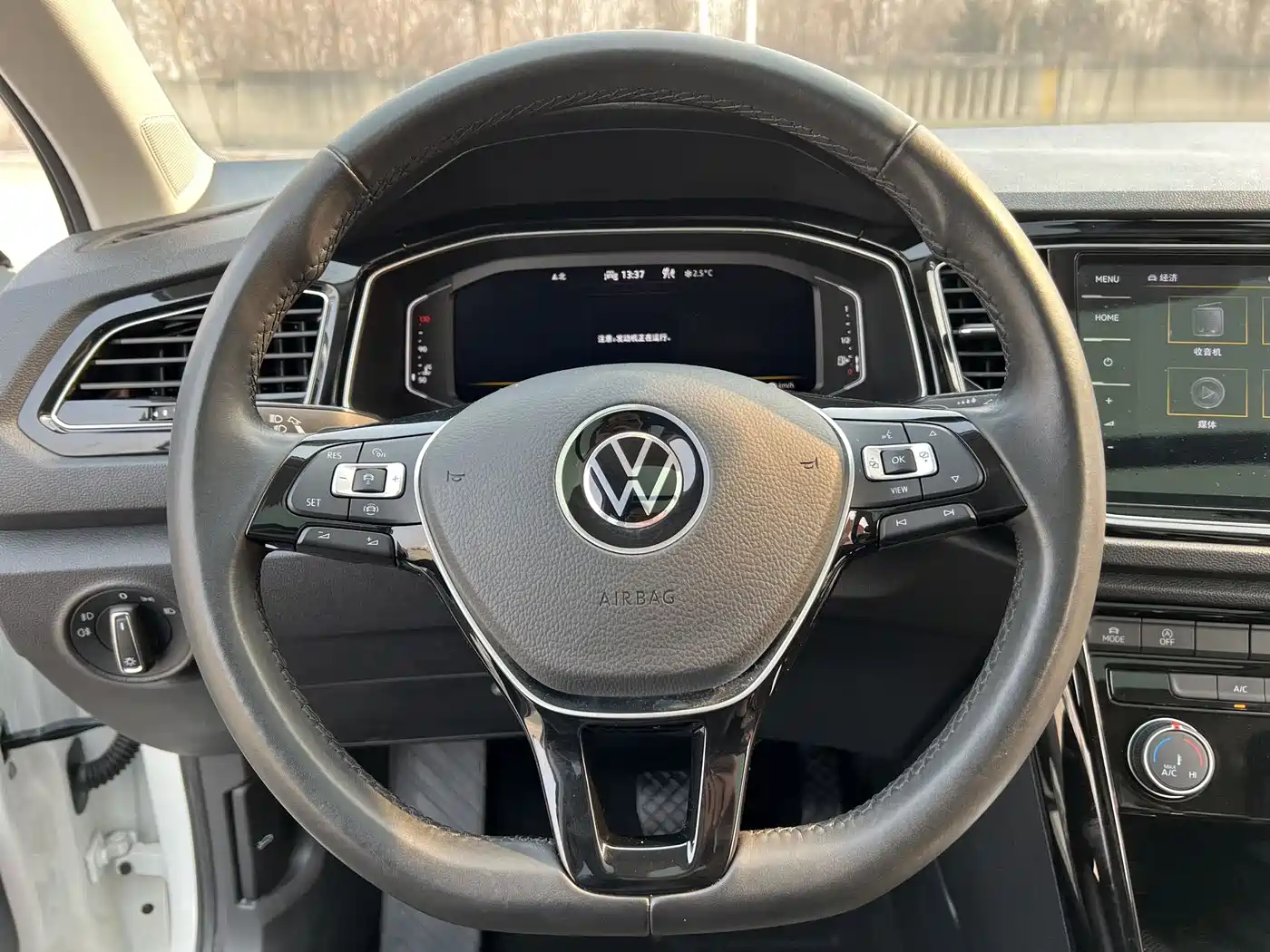 Volkswagen T-ROC 2021 280TSI DSG 2WD Comfort Smart Connect Edition фото 21