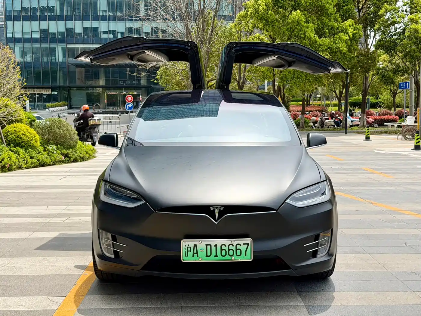 TESLA MODEL X