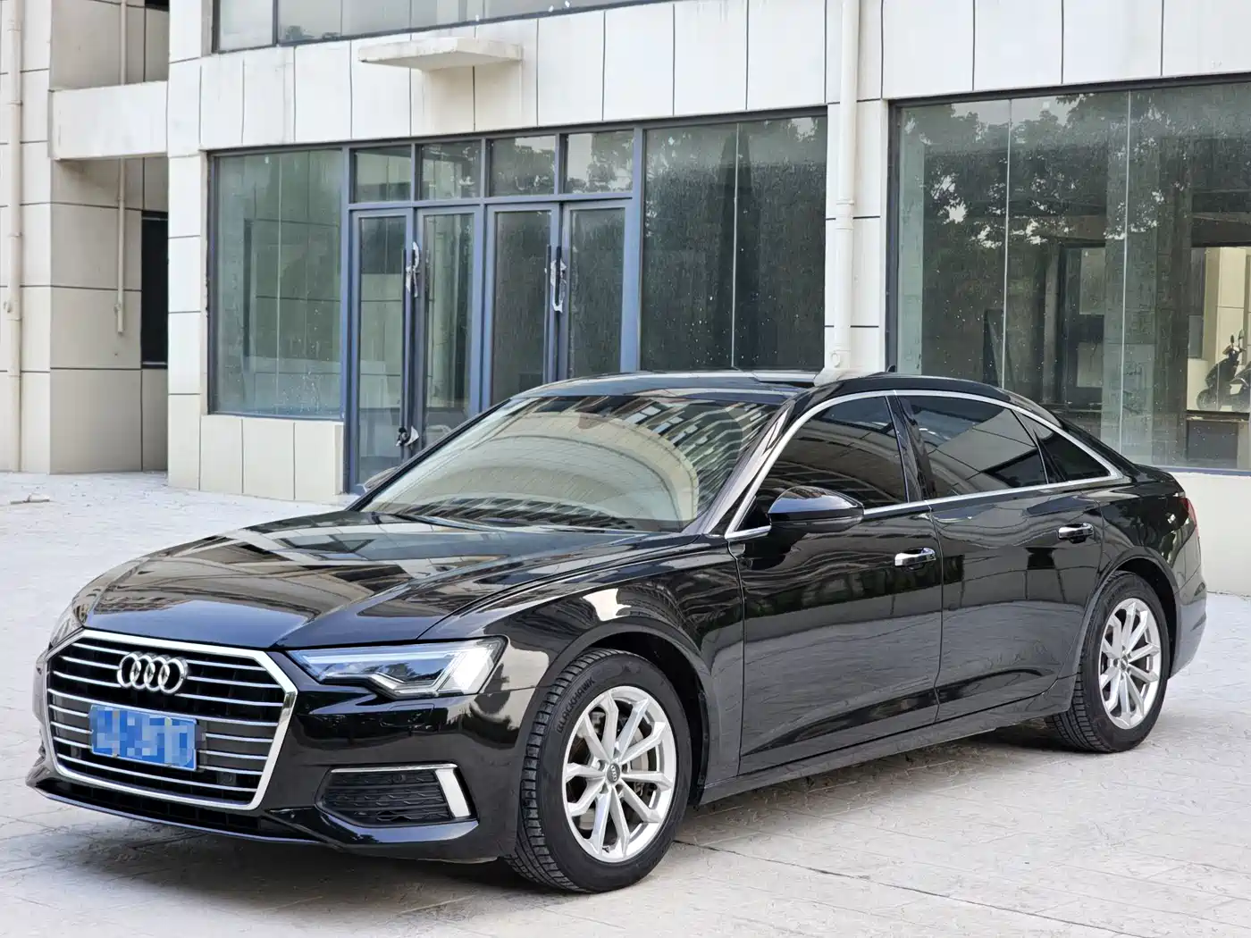 Photo 2 - Audi A6L