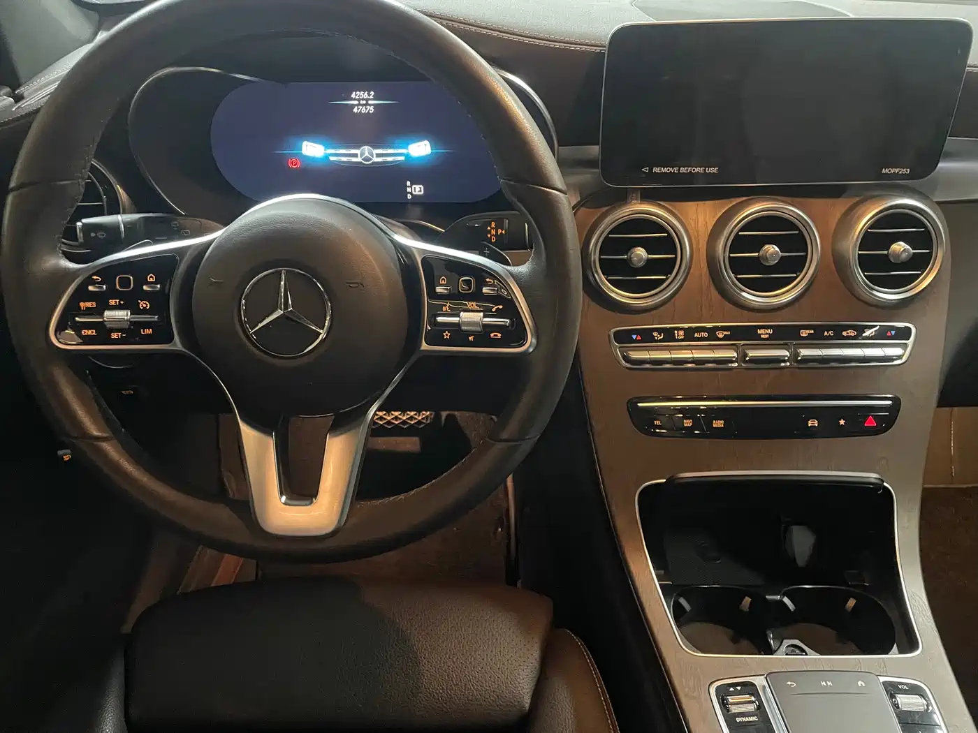 MERCEDES-BENZ GLC