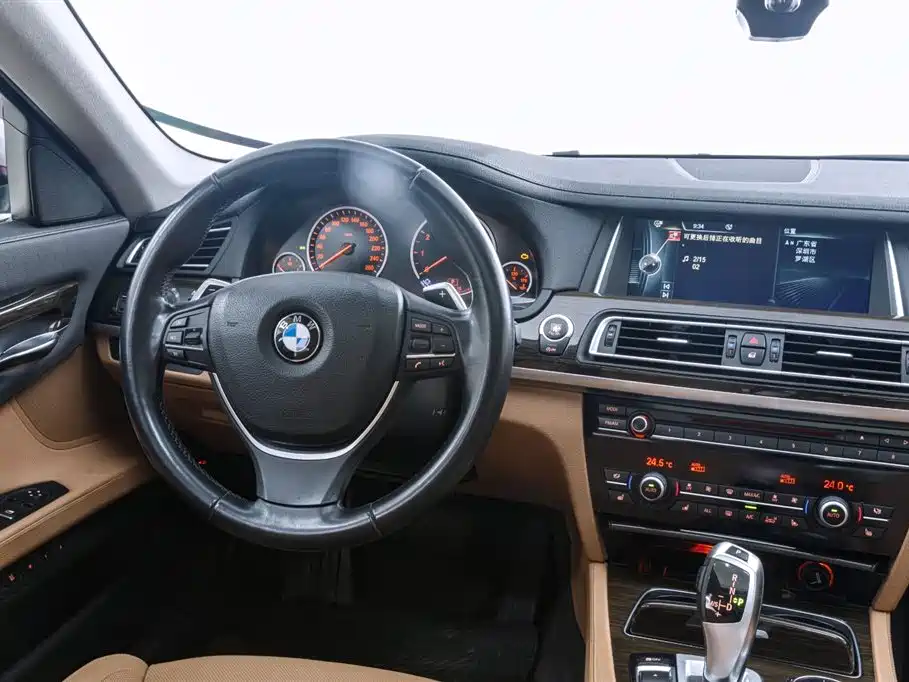 BMW 7 Series 2013 Model 740Li Luxury фото 8
