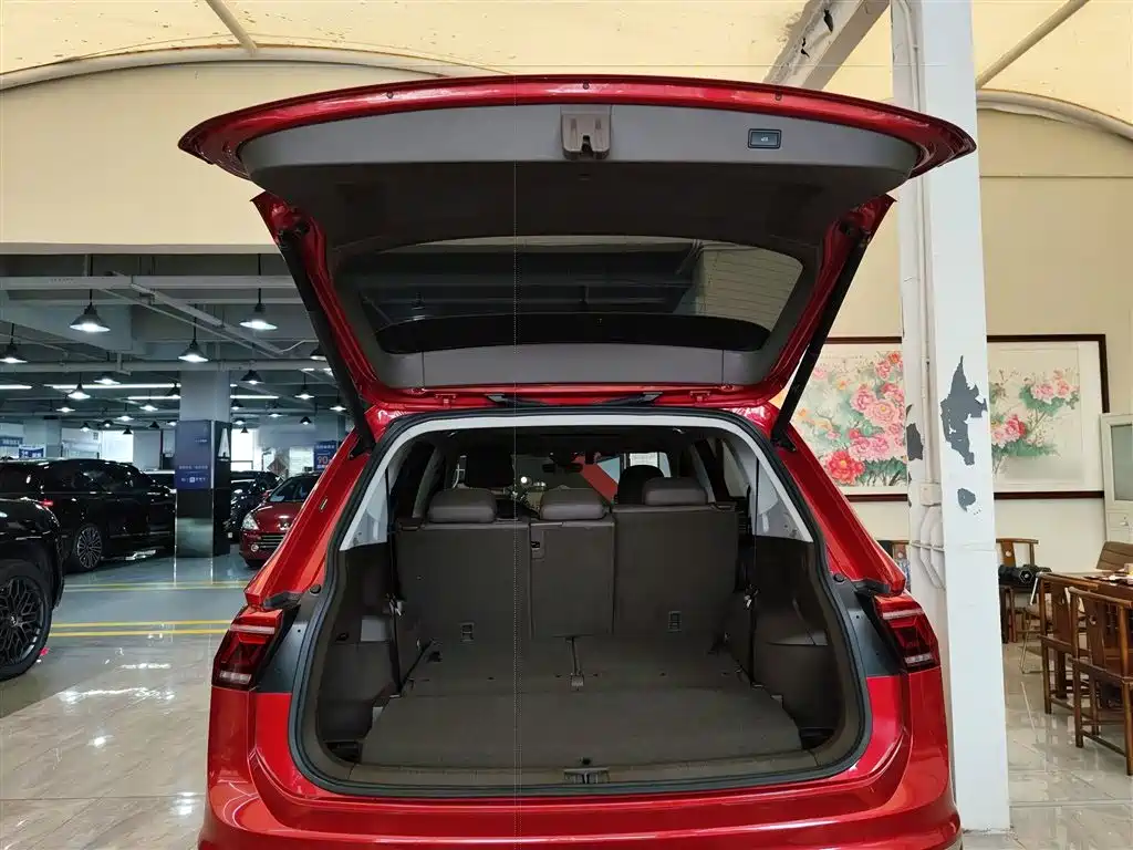 Volkswagen Tiguan L 2022 380TSI Automatic 4WD R-Line Flagship 7-Seater фото 19